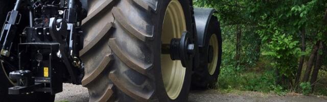 UŽAS kod Bača: Otac pregazio ćerkicu traktorom