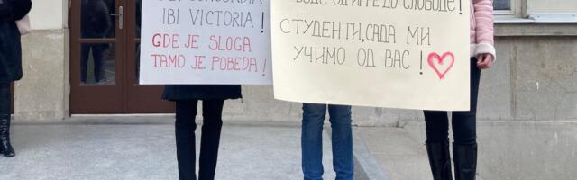 Prokuplje obeležava Dan oslobođenja – studenti i građani večeras priređuju izložbu transparenata