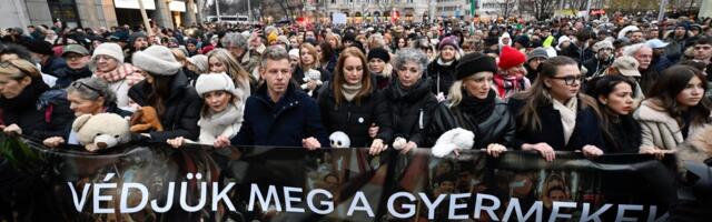 Hiljade Mađara došlo ispred Orbanove kancelarije, traže samo jedno: U rukama su nosili važnu poruku