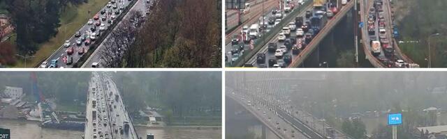 Samo strpljenja: Kad se udruže petak, kiša i kraj radnog vremena, nastaju gužve, evo gde je "kritično"