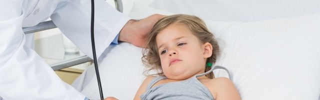 UPALA SLEPOG CREVA KOD DECE: Koji su simptomi i kako se leči