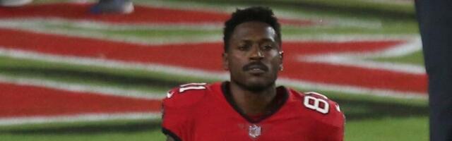 NFL zvezda lažirala potvrdu o vakcinaciji, sada na terenu može da se „izvadi“