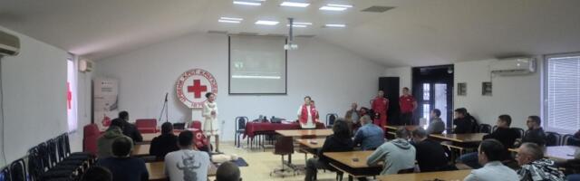 Održana obuka specijalizovane jedinice civilne zaštite za pružanje prve pomoći u Crvenom krstu (FOTO)