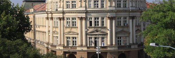 Slobodni univerzitet u Nišu: Novi zakon preti da uništi visoko obrazovanje, Rektorat univerziteta ćuti