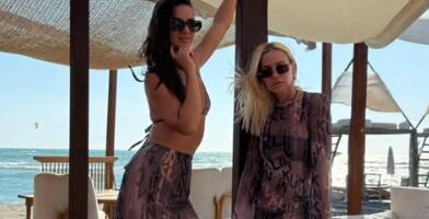 NATAŠA BEKVALAC SA ĆERKOM NAPRAVILA POMETNJU NA MREŽAMA: Baškare se na moru, a kad prođu plažom svi gledaju u njih (FOTO)