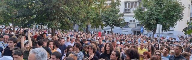 Danas veliki ZAJEDNIČKI PROTEST tri škole koje su na meti Dejana Vuka Stankovića