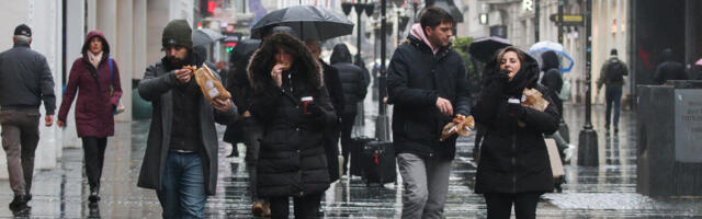DANAS HLADNO VREME SA SUSNEŽICOM I SNEGOM: Bez kišobrana nigde nećete moći, biće LEDEN DAN!