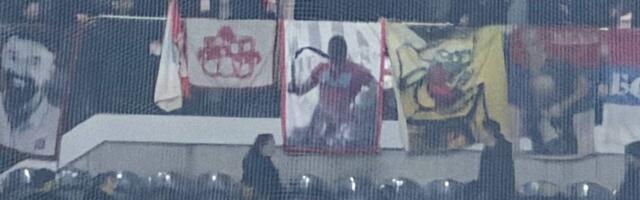 Ovo je nova zastava Delija, okačili je u Francuskoj, posvećena preminulom navijaču