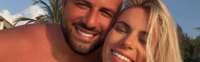 "Daj Bože da se vratimo kući": Pevač i njegova trudna supruga strahuju na Maldivima