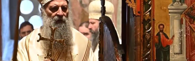 Srbi sa ponosom dočekali patrijarha u Pećkoj patrijaršiji: Porfirije služio vaskršnju liturgiju