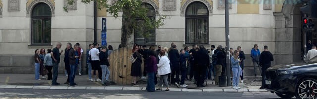 Počelo suđenje studentu koji je jajima gađao gradonačelnika Niša