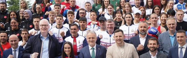 Ministar Gajić, predsednik OKS Tomašević i najviše bokserske delegacije Srbije i Republike Srpske posetile međunarodni trening kamp u Loznici