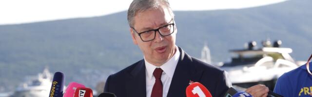 "Ne otimamo mi vama Crnu Goru, vi nama otimate Kosovo": Vučić zagrmeo u Tivtu