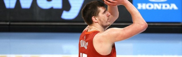 Jokić dva skoka do Divca