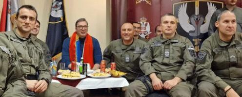 Šta Vučić poručuje građanima time što je utakmicu Brazil – Srbija pratio sa pripadnicima vojne policije?