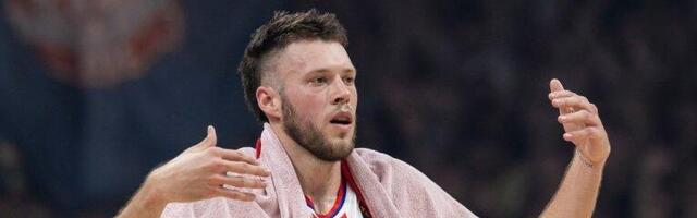 DAUM SE POJAVIO NA ŠTAKAMA! Amerikanca ni operacija nije mogla da spreči, MORAO JE DA BUDE UZ SVOJE SAIGRAČE (VIDEO)