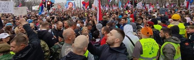 Privođenje studenata i kritičara vlasti - ulazak u fazu ogoljene diktature