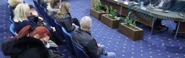 Funkcioneri razgovarali sa radnicima ugašenog pogona fabrike “Kentaur”