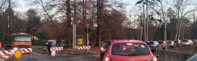 Izbegavajte ovaj deo grada: Radovi promenili trasu, vozi se preko šina, gužva je velika