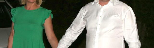 “DOBILA SAM KANCER U TRUDNOĆI, DETE JE BILO CRNO...” Pevačicu muž prevario sa 14 godina starijom, a sad kroz suze otkrila bolne detalje