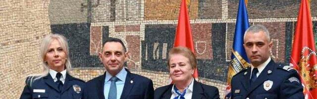 MINISTAR POLICIJE ALEKSANDAR VULIN URUČIO NAGRADE PRIPADNICIMA MUP-A: Srbija ima ljude na koje može da se osloni