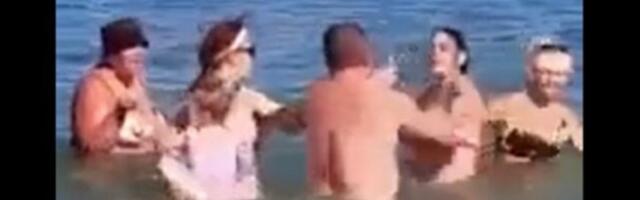 "Gde je Palma": Masovna tuča u moru je hit