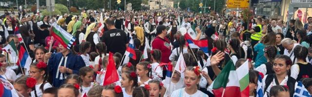 Zagrli tradiciju – oseti srce (VIDEO)