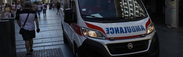 Povređen vozač: Udario u autobus