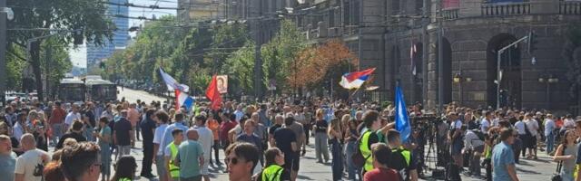 "Indeks je jači od pendreka": Počeo protest studenata, SAOBRAĆAJ BLOKIRAN (UŽIVO)