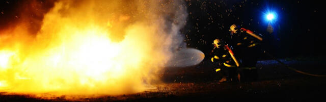 Британија: Пожар захватио историјску балску дворану, ватрогасне екипе на лицу места