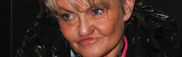 KAD VAS RAZORI LOŠ IZBOR! Danijela ima 52 godine i TRULO lice, Srbi je NE PAMTE ovakvu... Ogledalo joj neprijatelj