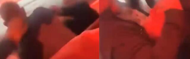 "PRAVIO JE RASISTIČKE ŠALE, DOVOLJNO TIHO DA GA SAMO MI ČUJEMO!" Putnik otkrio kako je došlo do masovne tuče u avionu: Let PREUSMEREN hitno, LETELE PESNICE!