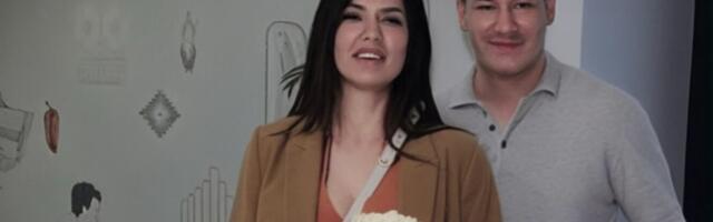 Verenik Tanje Savić kupio kokice za koncert! Pevačica stigla u topiću, kasnila sat i po vremena - ljudi u šoku