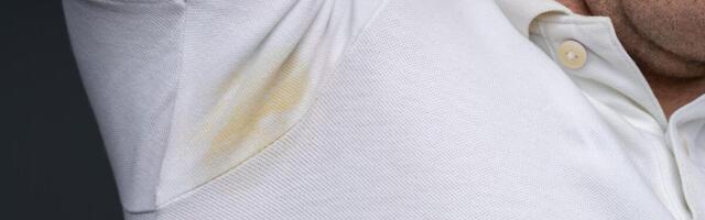 SMRAD KOJI SVI OSEĆAJU OKO VAS! Ispod pazduha vam neprijatno miriše na CRNI LUK? Rešava se odmah OVIM NAMIRNICAMA