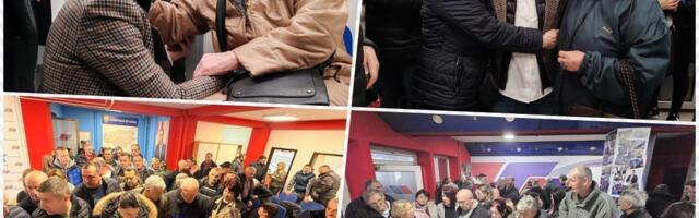 NEZAPAMĆENA GUŽVA U LUČANIMA I ARANĐELOVCU NA PRIKUPLJANJU POTPISA ZA SNS LISTU: Građani čekali u redovima da daju svoju podršku (FOTO)