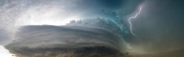 SKORO POLA MILIONA LJUDI BEZ STRUJE U SAD: Zbog nezapamćenih olujnih udara vetra ima MRTVIH, na snazi upozorenje na moćnu TROSTRUKU PRETNJU MEGAOLUJE