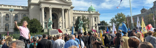 Završen protest prosvetara: Nastavićemo borbu svim sindikalnim i pravnim sredstvima; Ministarstvo prosvete: Nastava obustavljena u četvrtini škola u Srbiji