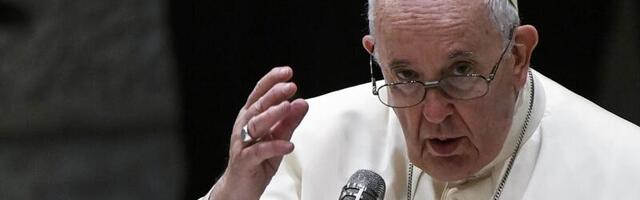 Papa Franja posetio zatvorenike na Veliki Četvrtak i podelio im primerke Jevanđelja