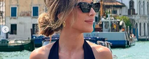 JOVANA PAJIĆ NAPUSTILA SRBIJU: Pevačica se oglasila sa ove destinacije, svi se pitaju da li je Marija Šerifović sa njom (FOTO)