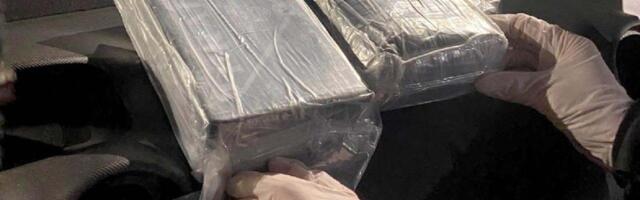 Akcija carine i policije: Presečen šverc preko 30 kg praškaste materije, sumnja se da je kokain