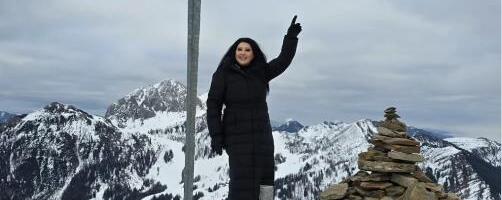 DRAGANA MIRKOVIĆ SLAVI ROĐENDAN Folk zvezdu iznenadili prijatelji i članovi porodice (VIDEO)