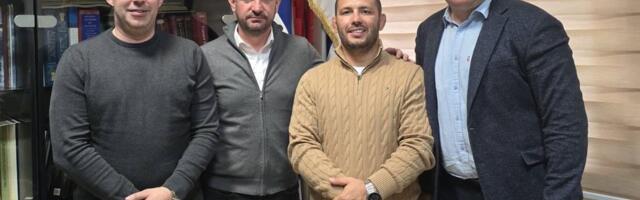 Pune tribine u Kosovskoj Mitrovici: Štefanek i Marinković najavili pomoć Sportskom savezu KiM