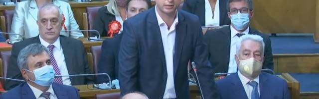 DRUGI PIŠU Vijesti: Milanova korona i Milovi apostoli