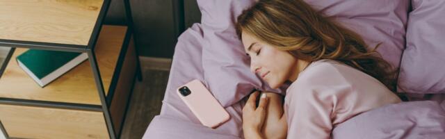 Spavate u staroj majici ili bez ičega? Izbor odeće za krevet otkriva vašu najskriveniju crtu ličnosti!