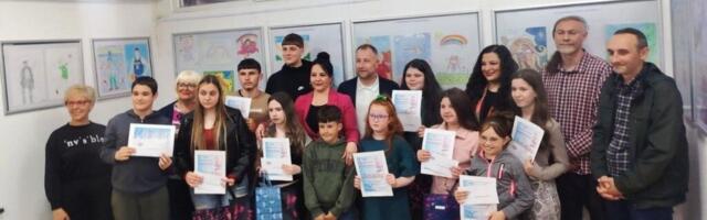 Otvoren 6. Dečji prolećni likovni salon u Vlasotincu