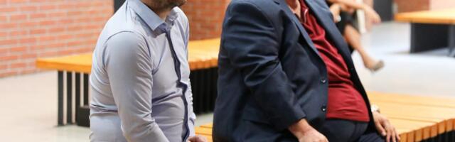 ZORAN MARJANOVIĆ PONOVO PROMENIO IMIDŽ: Prošetao "tarzanku" do Palate pravde, sudija imala samo jedno pitanje za njega! (foto)