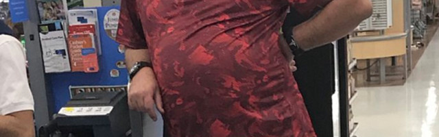 Napunio kolica plišanim igračkama, kada su ga pitali zašto, svi su ga slikali i okačili na društvene mreže! (FOTO)