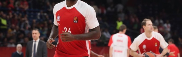 Efes gleda Matijasa Lesora