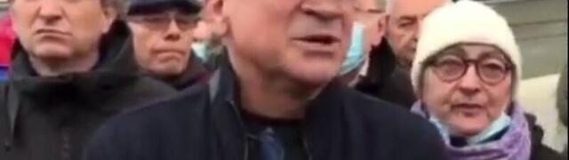 Gospođa na protestu je rekla šta Đokovići moraju da traže Australiji i postala hit na društvenim mrežama