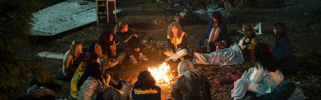 Serija Yellowjackets stiže na SkyShowtime platformu od 14. oktobra